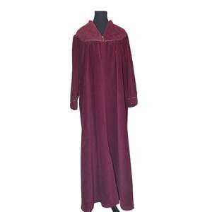 Vintage Vanity Fair Shevelva Velour Zip Front Robe Housecoat Burgundy Wine